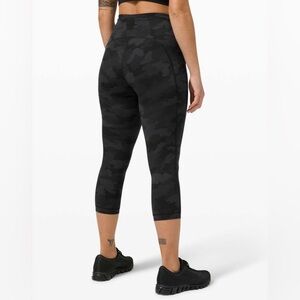 Lululemon swift speed high rise crop 21” size 8